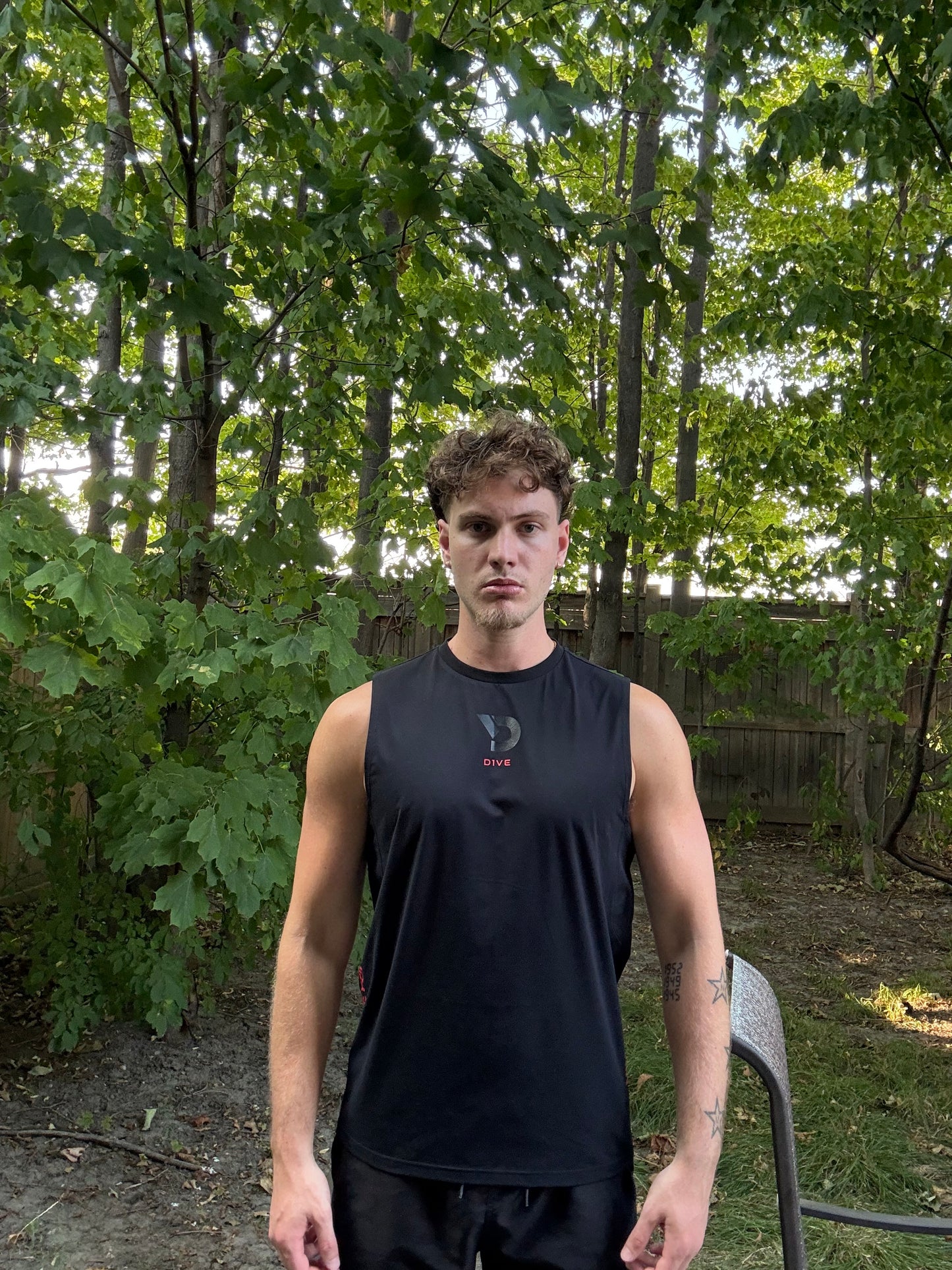 D1VE Men’s Sleeveless Shirt